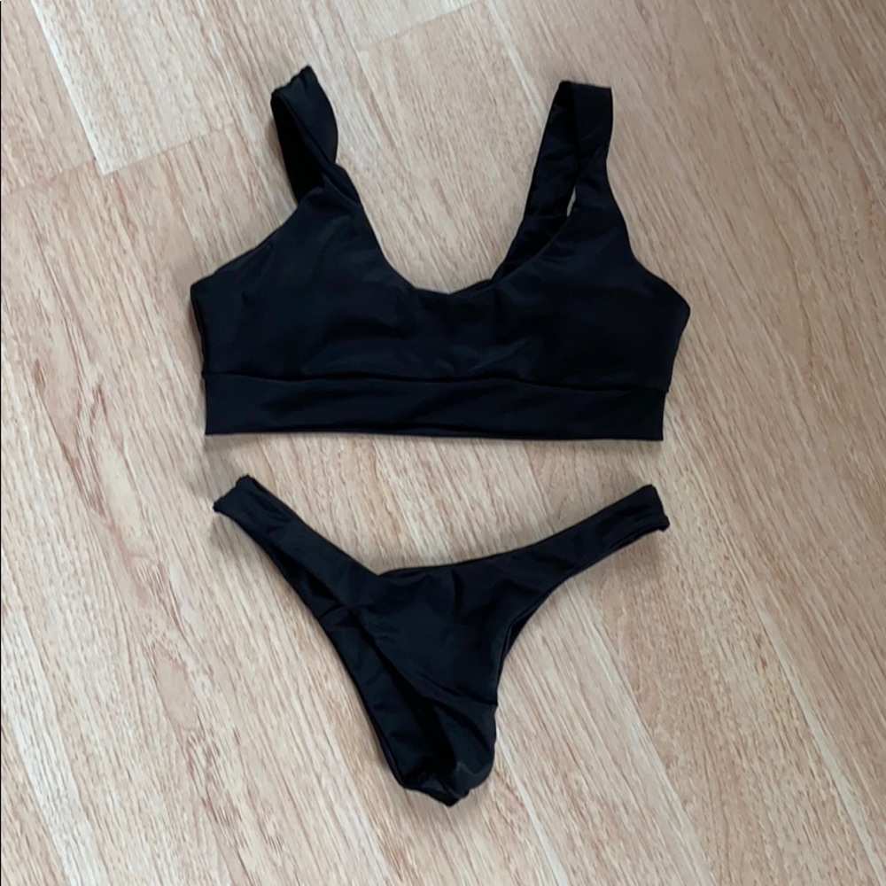 Black bikini